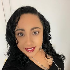 Meet your Posher, Elanda